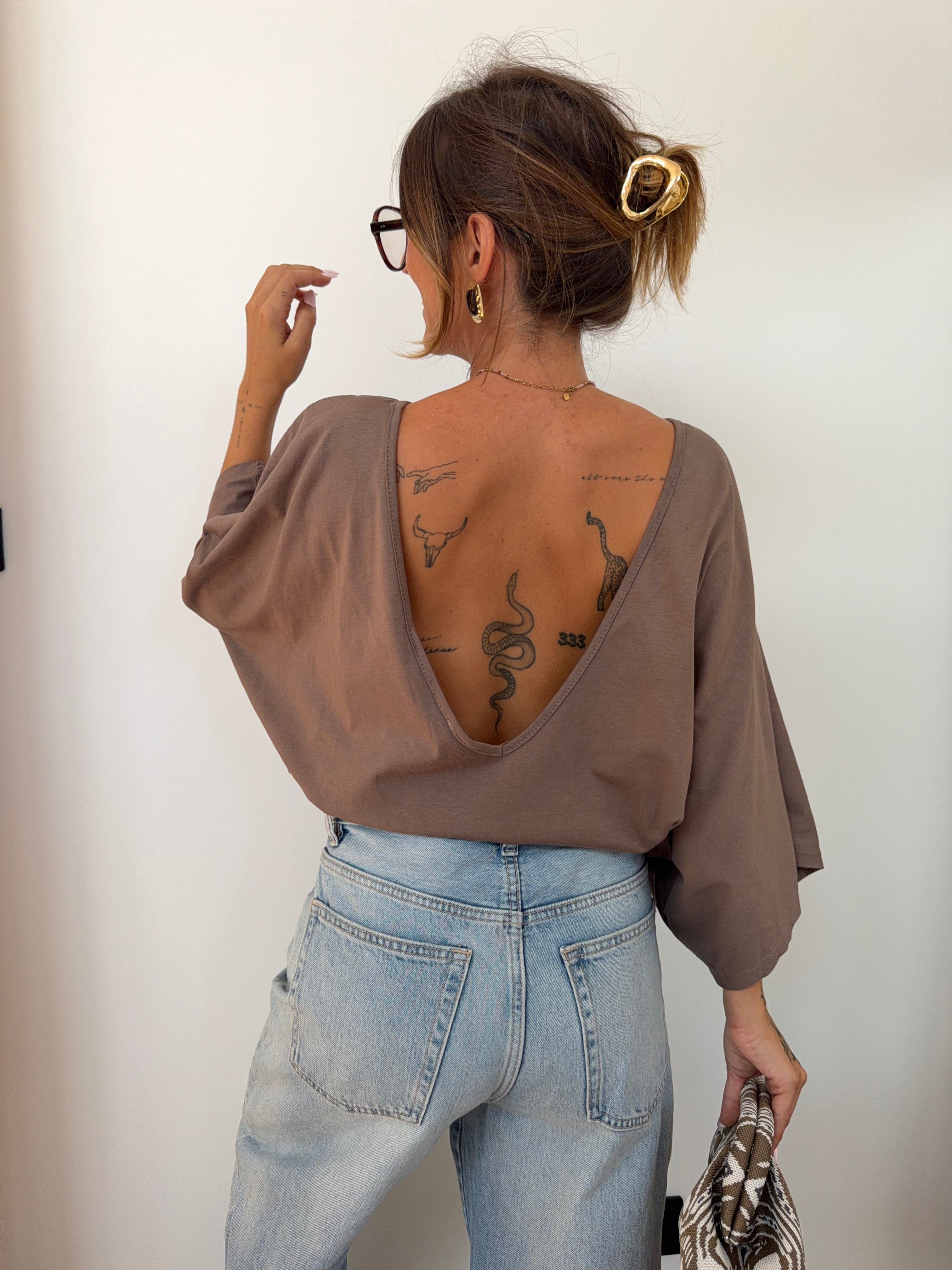 T-shirt Lover's dos nu V - taupe